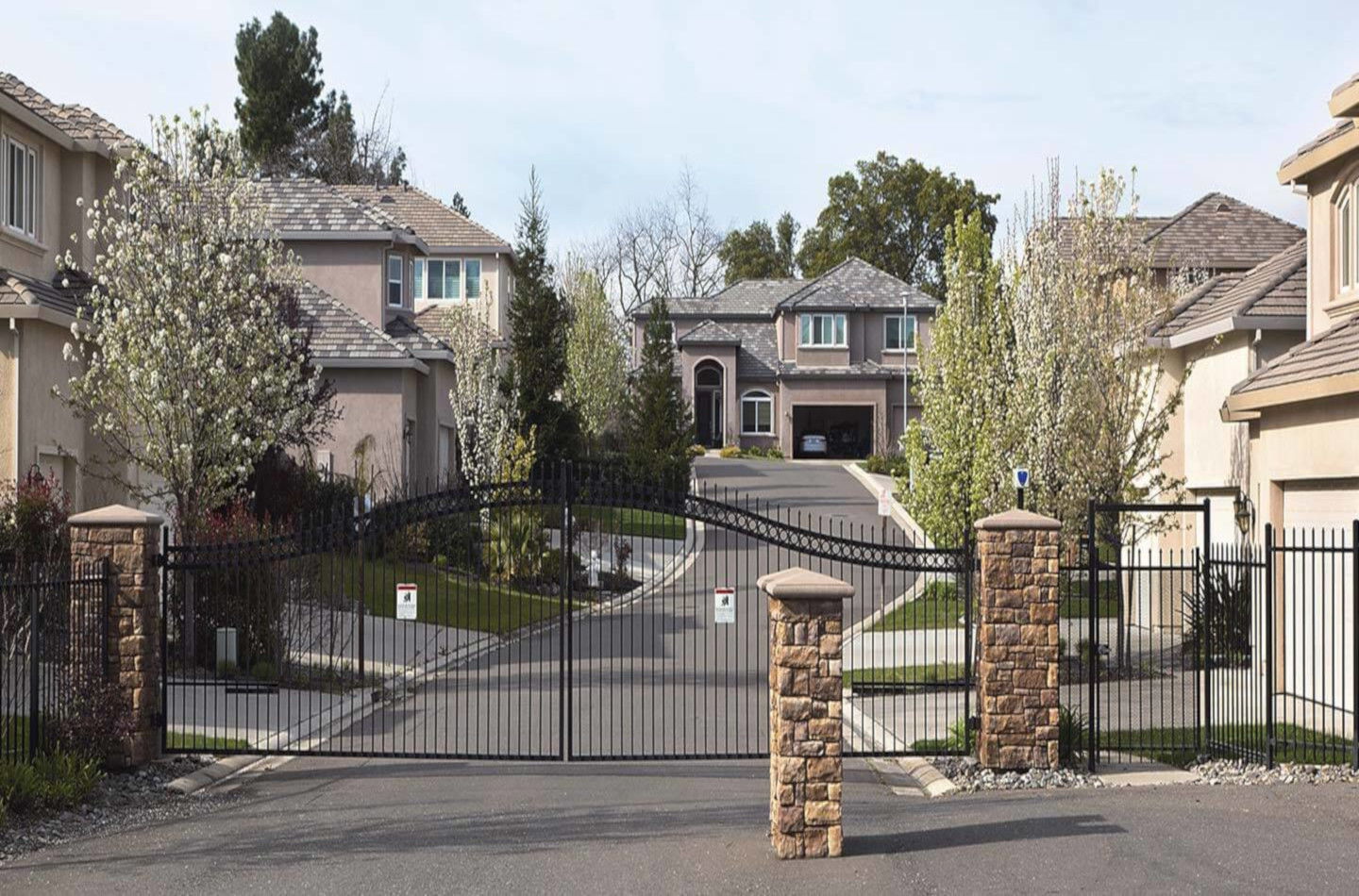 05_Gated Community-Entrance_with_Stone_Columns GIMP(1x.66).jpg